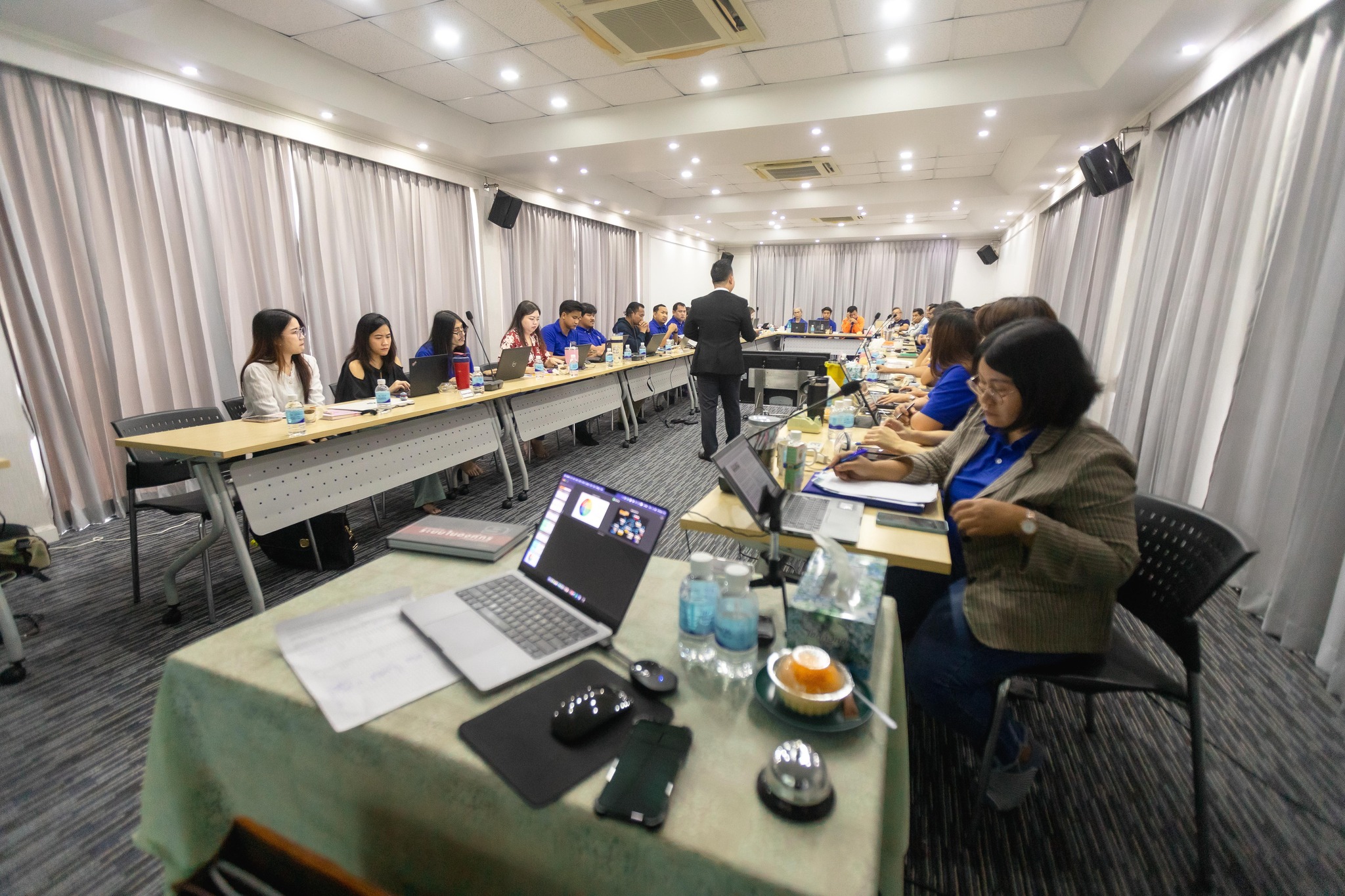 ภาพบรรยากาศการเรียนการสอน หลักสูตร ติดอาวุธ พัฒนาธุรกิจ บริษัท ธวัช เทคโนโลยี ซีสเต็มส์ จำกัด